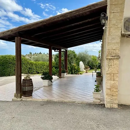 Strelitzia's House With Heated Pool From December 2024, Private Garden And Private Parking & Wi-fi * Avola