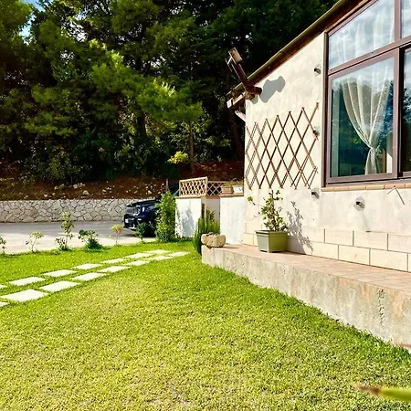 Strelitzia's House With Heated Pool From December 2024, Private Garden And Private Parking & Wi-fi Avola