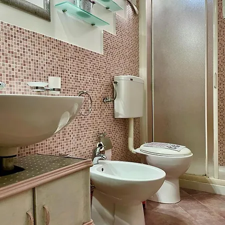 Strelitzia's House With Heated Pool From December 2024, Private Garden And Private Parking & Wi-fi Casa vacanze *