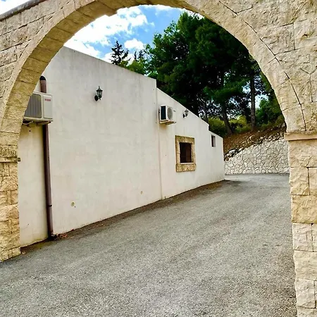 Casa vacanze Strelitzia's House With Heated Pool From December 2024, Private Garden And Private Parking & Wi-fi