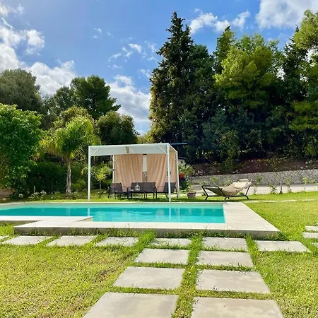 Casa vacanze Strelitzia's House With Heated Pool From December 2024, Private Garden And Private Parking & Wi-fi