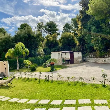 Strelitzia's House With Heated Pool From December 2024, Private Garden And Private Parking & Wi-fi