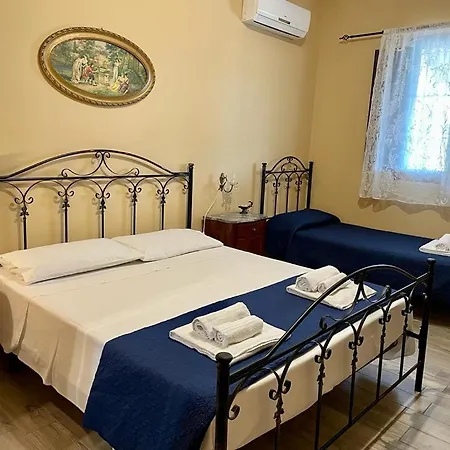 Strelitzia's House With Heated Pool From December 2024, Private Garden And Private Parking & Wi-fi Avola