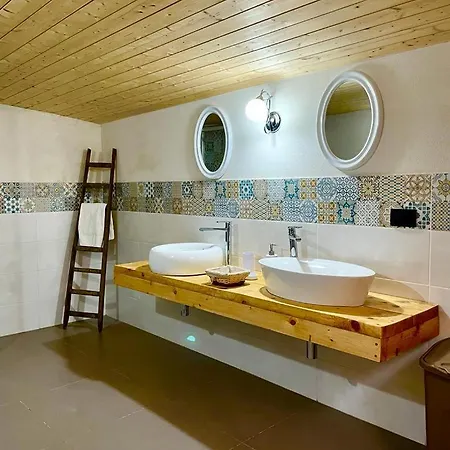 Holiday home Strelitzia's House With Heated Pool From December 2024, Private Garden And Private Parking & Wi-fi Avola