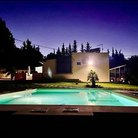 Strelitzia's House With Heated Pool From December 2024, Private Garden And Private Parking & Wi-fi Dom wakacyjny