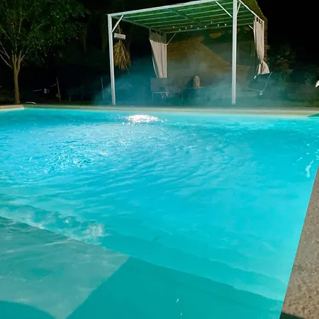 Strelitzia's House With Heated Pool From December 2024, Private Garden And Private Parking & Wi-fi Holiday home *